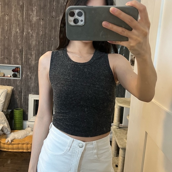ARITZIA Muscle Crop Top - Picture 1 of 3